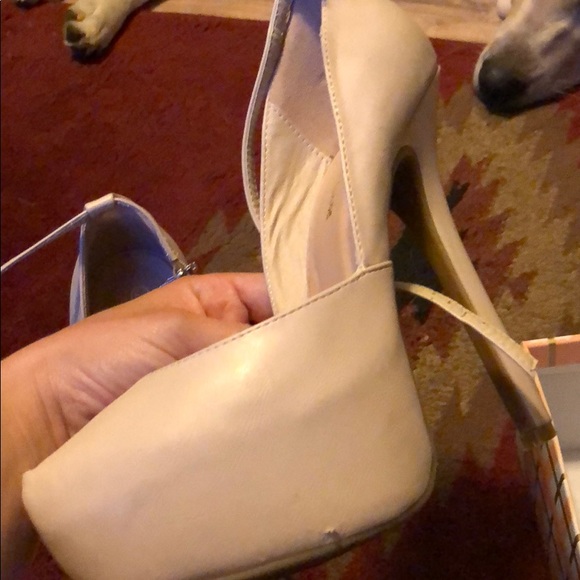 Heels - Picture 4 of 6
